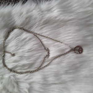 🔥Peace sign and doves with Center heart necklace